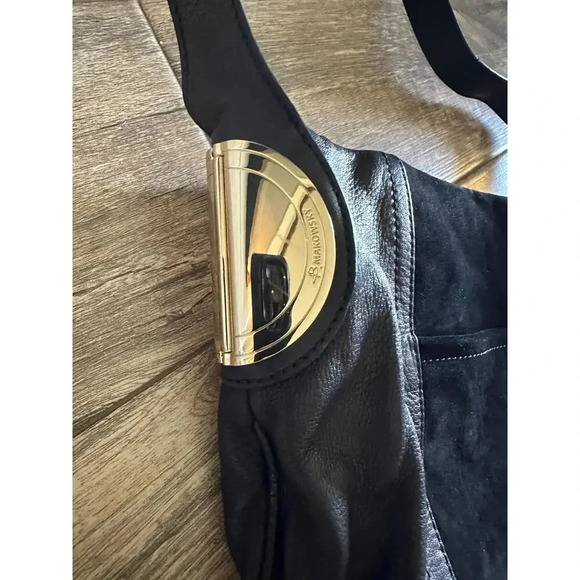 B. Makowsky Black Suede leather Pockets Big Shoulder Purse - Picture 3 of 10